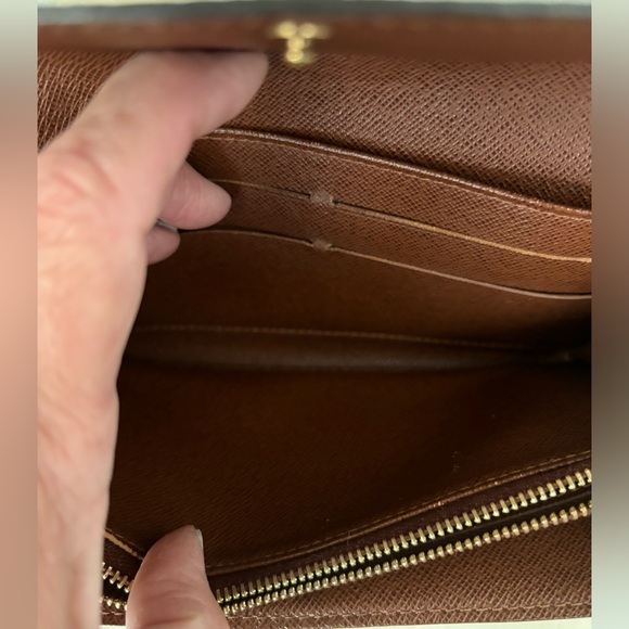 Louis Vuitton Monogram Leather Wallet - Picture 11 of 16